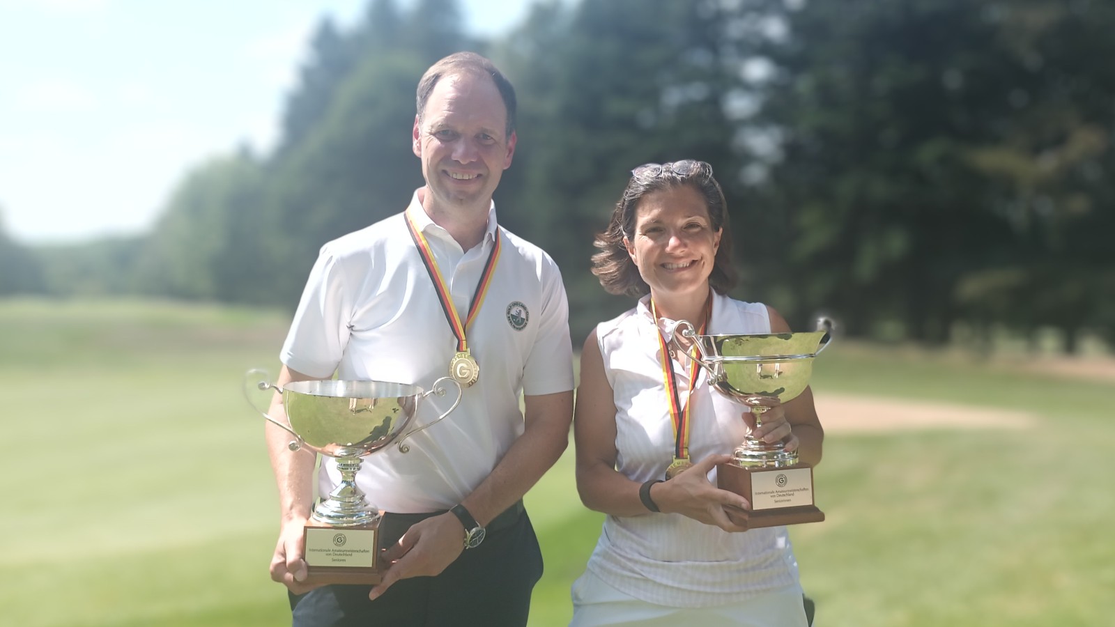 Albert Türklitz vom G&LC Berlin-Wannsee sowie Julie Eluecque aus Frankreich sind die siegreichen Golfer der IAM AK 50.