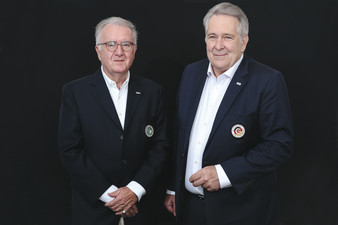 Claus M. Kobold (rechts) gemeinsam mit Achim Battermann (links). 