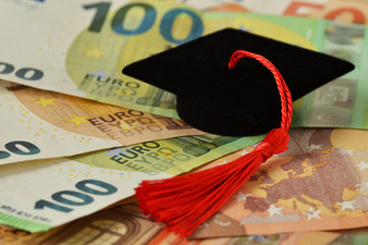 Aktuelle Informationen zur Grundsteuer (Foto: DGV/iStock_CalypsoArt)