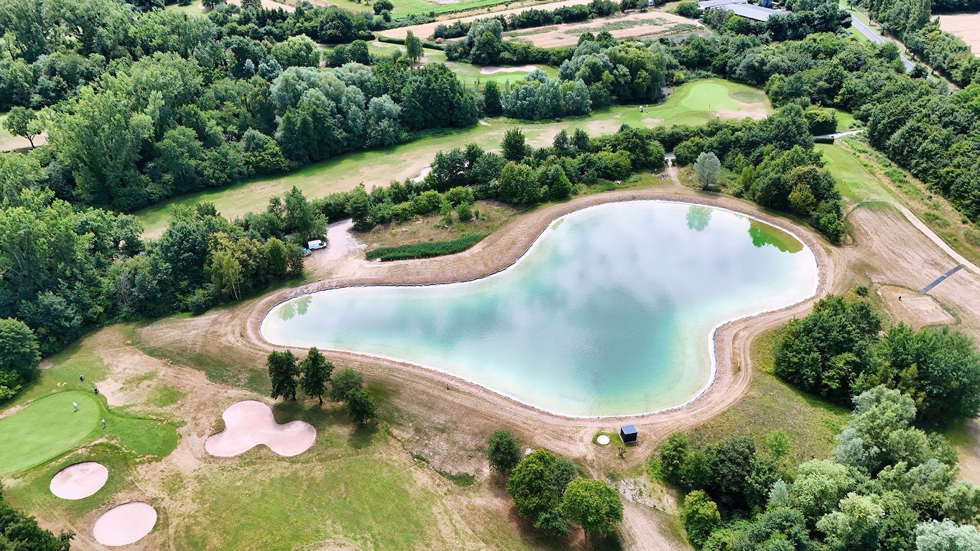Neuer Speicherteich des GC Neuhof