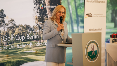 Andrea Lindholz (CSU), stellvertretende Präsidentin des Deutschen Bundestages, beim Golf Cup in Berlin. 