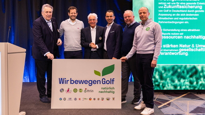 Claus Kobold (DGV), Stefan Kirstein (GMVD), Arno Malte Uhlig (Länderrat), Kariem Baraka (PGA of Germany), Stuart Orme (BVGA) und Christian Steinhauser (GVD) bei der Talkrunde zur Nachhaltigkeit im deutschen Golfsport.
